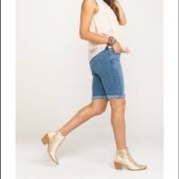 Levis Bermuda Cuffed Hem Denim Shorts - Picture 1 of 11